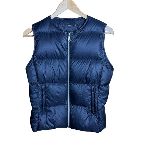 MNG women’s Black Cropped puffer Vest Size Small Preppy - Picture 2 of 10